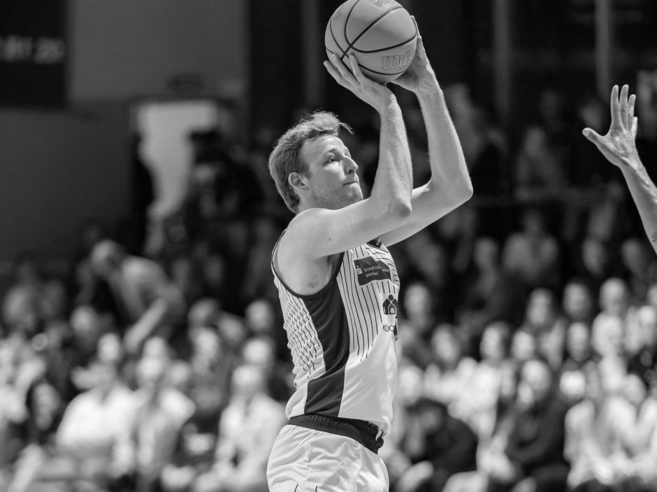 Derbyniederlage trotz großem Kampf in vollbesetzter Steinberghalle